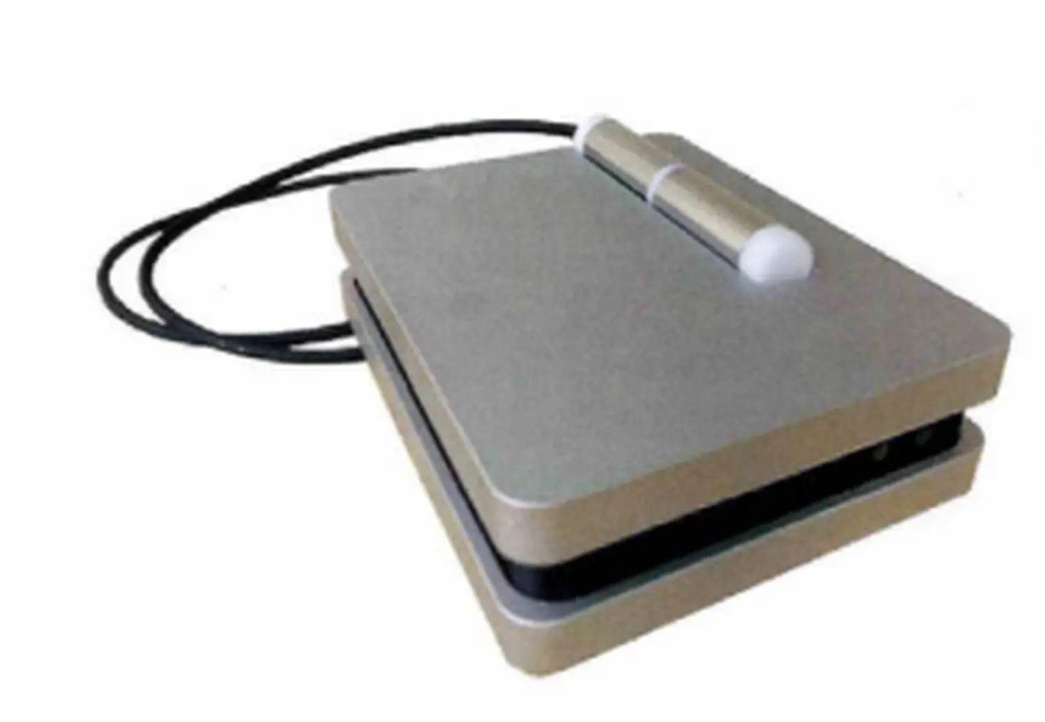 enHealing - Energetischen Praxis, persönlichen Entwicklung und Vitalstoffberatung - Ein graues Stoffwechselanalysegerät, das über ein schwarzes Kabel mit einem Handsensor verbunden ist.
