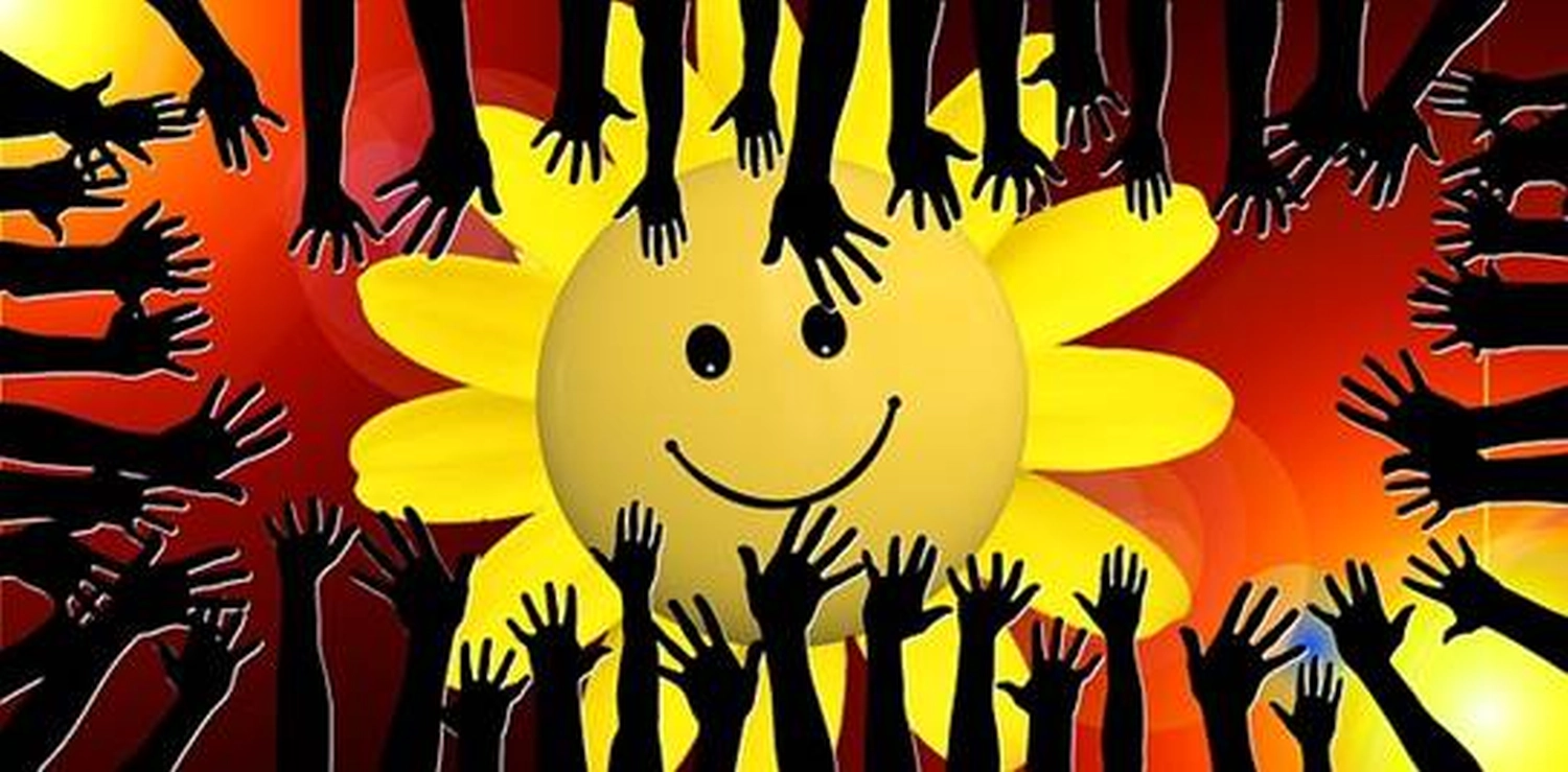 enHealing - Energetischen Praxis, persönlichen Entwicklung und Vitalstoffberatung - Eine fröhliche, cartoonhafte Sonne, umgeben von den Silhouetten vieler erhobener, nach innen greifender Hände, vor einem orange-roten Hintergrund.