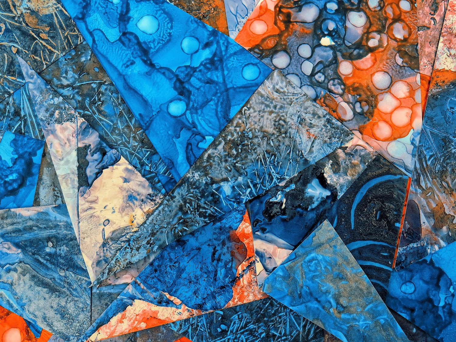 enHealing - Energetischen Praxis, persönlichen Entwicklung und Vitalstoffberatung - Sonnenuntergang im Meer. Collage aus vier Bildern, eine abstrakte Darstellung der vier Elemente, KI-generiert.